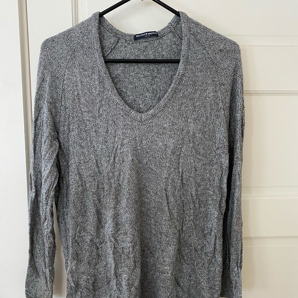 Brandy Melville soft V-Neck Sweater - Picture 1 of 3